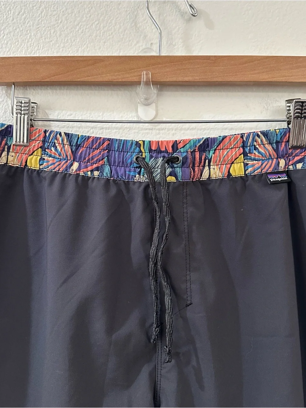 Patagonia Men's Hydropeak Volley 16" Regular Fit Boardshorts Size Large - Picture 3 of 11